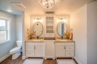 Bright, Open Bathroom Layouts